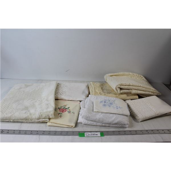 Assorted Table Cloths, Bed Linen, Fabrics, Cloths