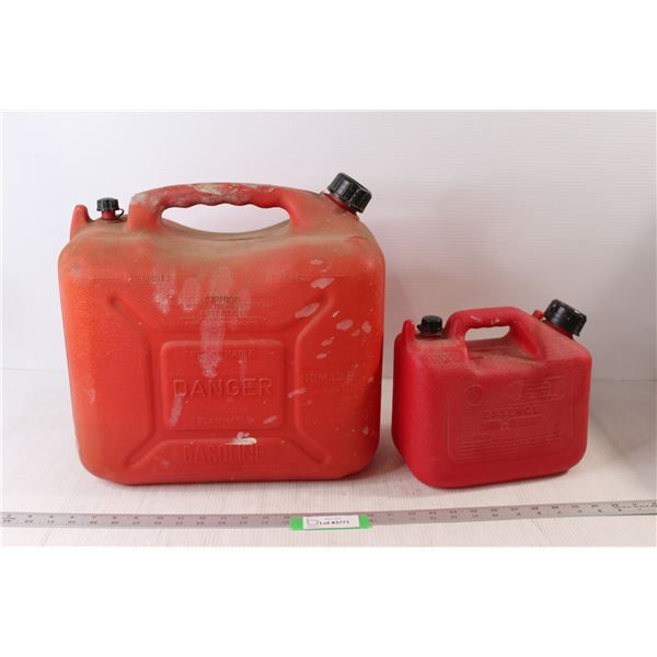 * 23 Litres 6 Gallon Gas Jerry Can, Smaller Gas Jerry Can -Have Liquid in them