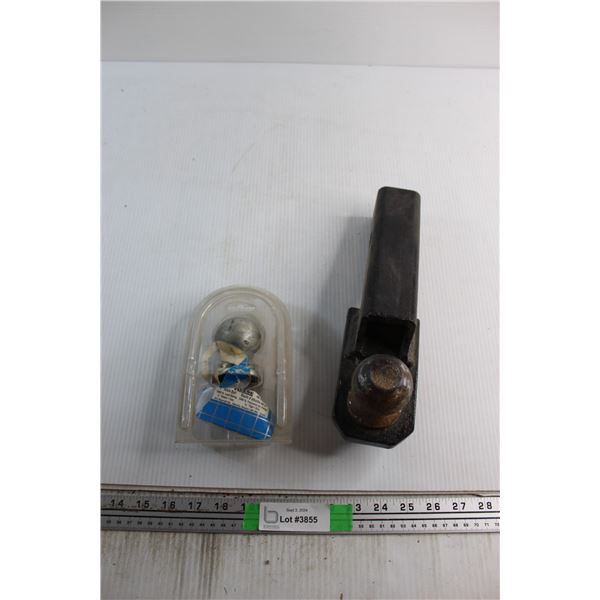 2'' Trailer Hitch and 2'' Hitch Ball