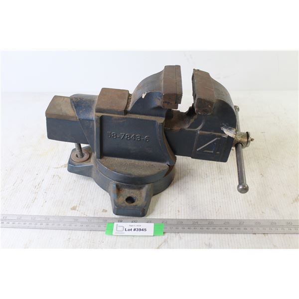 4" Swivel Bench Vice