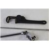 Image 3 : 8" Pipe Wrench - Reach Tool - Puller Tool - Gray Socket Ratchet