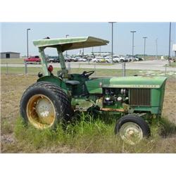 JOHN DEERE TRACTOR (CITY OF NB)