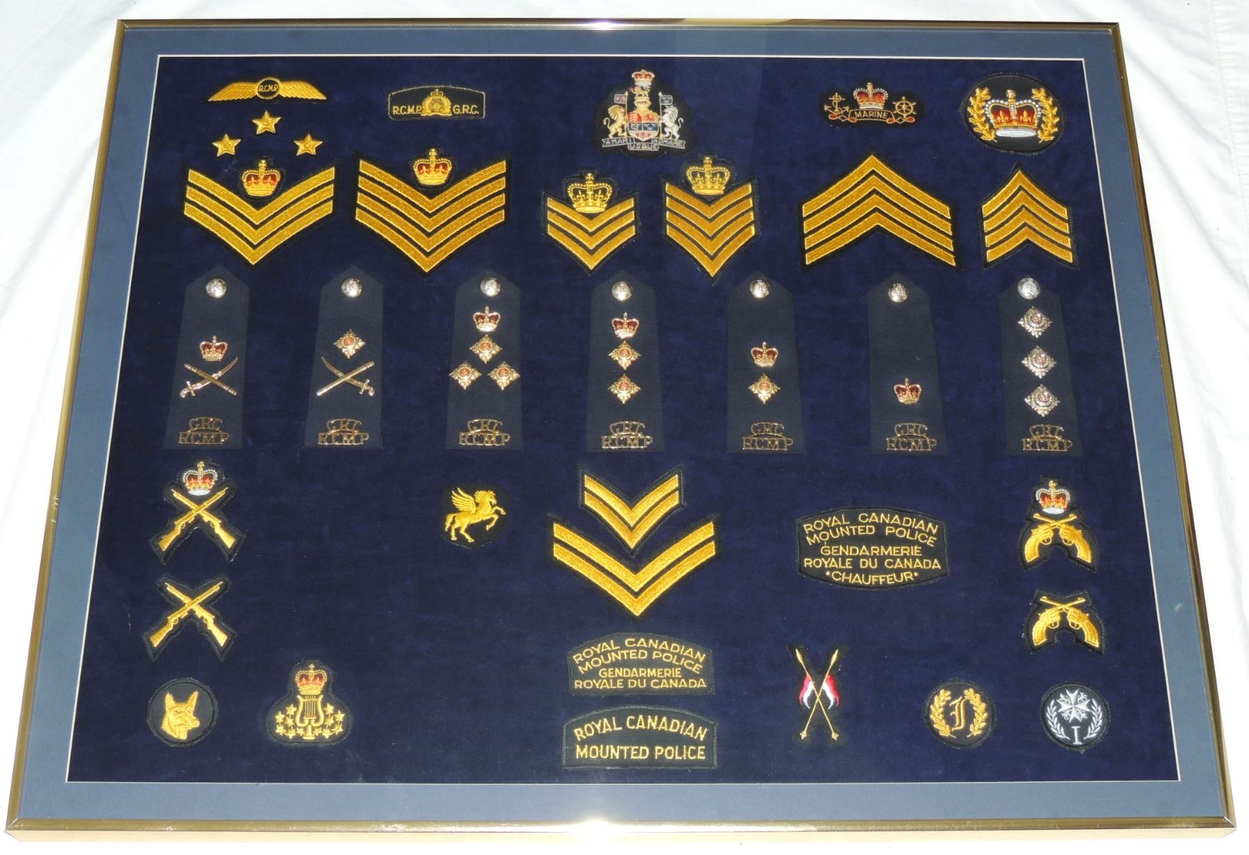 Police Rookie Insignia #54 ROYAL CANADIAN MOUNTED POLICE 36 INSIGNIA LOT