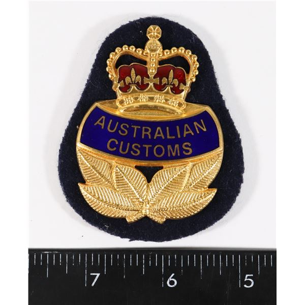 #194 AUSTRALIAN CUSTOMS CAP BADGE METAL/CLOTH