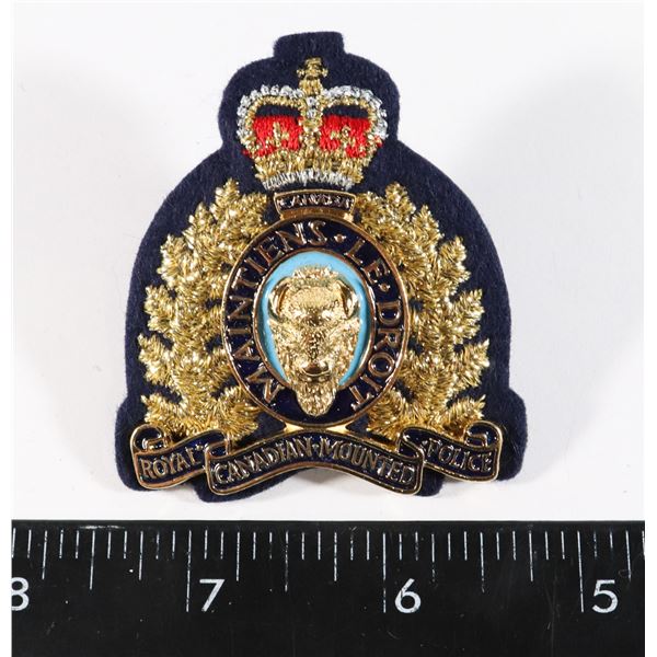 #232 RCMP CLOTH METAL CAP BADGE VARIATION