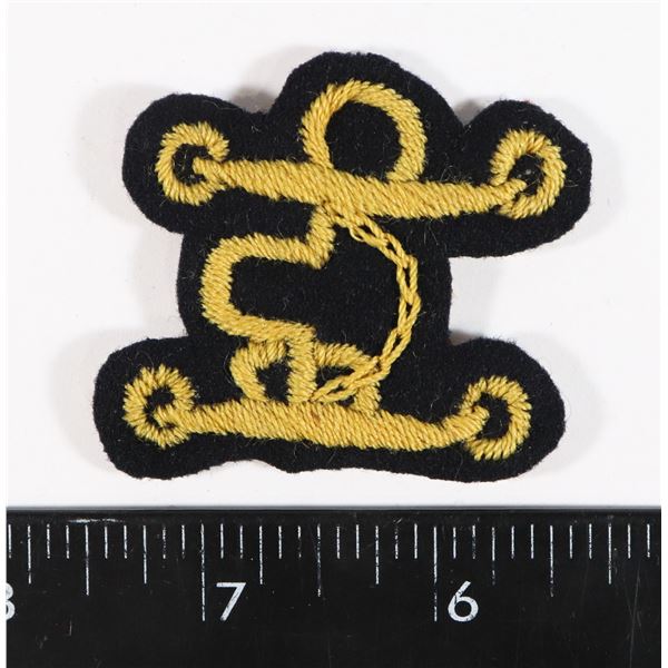 #250 1942 WW2 ERA RCMP SADDLER BADGE WORSTED