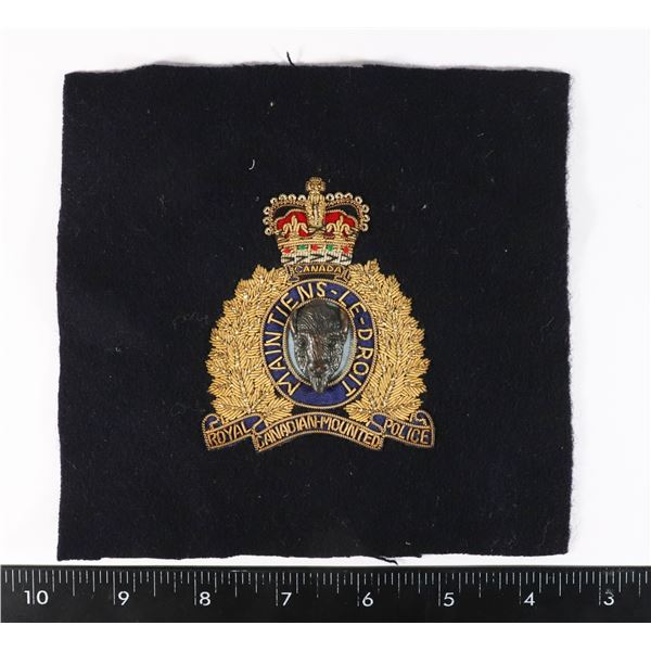 #260 RCMP GOLD WIRE BLAZER BADGE QEII