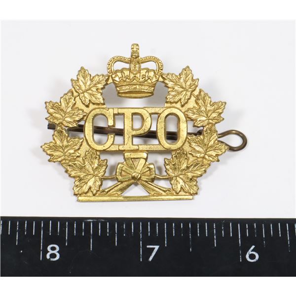 #681 CANADIAN POST OFFICE CAP BADGE