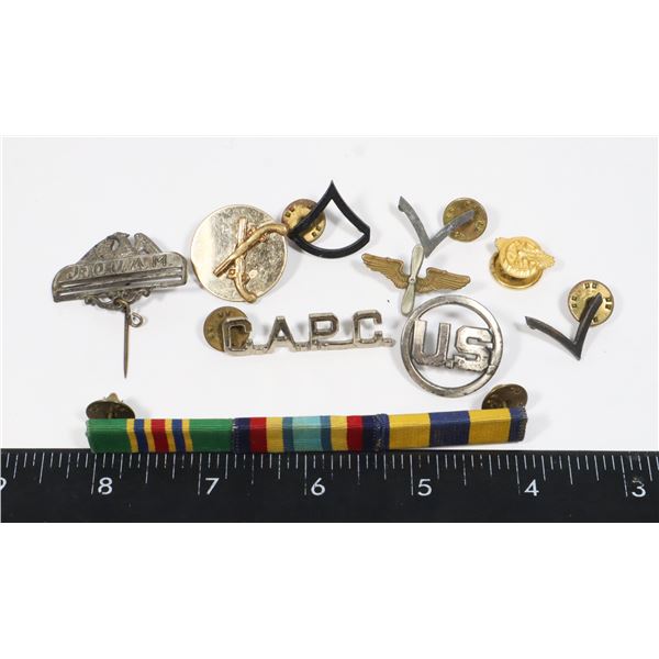 #689  ASSORTED UNITED STATES MILITARY INSIGNIA LOT