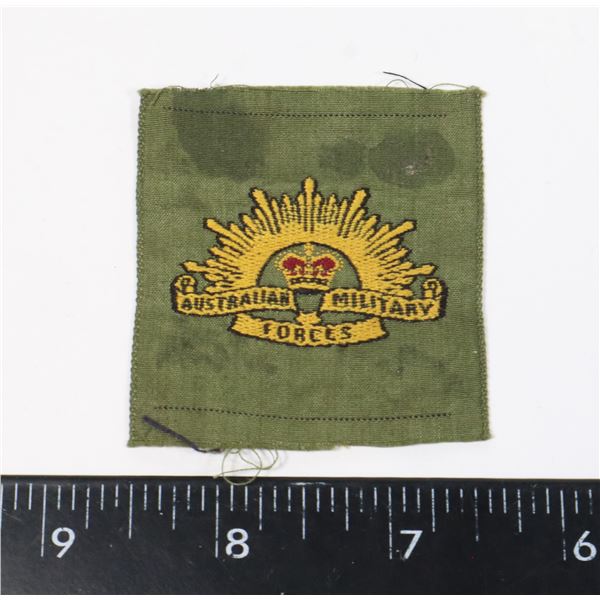 #744 COLD WAR AUSTRALIA MILITARY FORCES BADGE