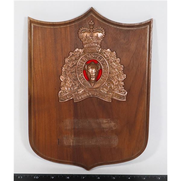 #792  ROYAL CANADIAN MOUNTED POLICE  SHIELD