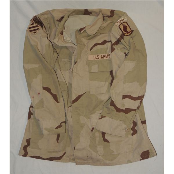 #826 UNITED STATES DESERT CAMOFLAUGE JACKET
