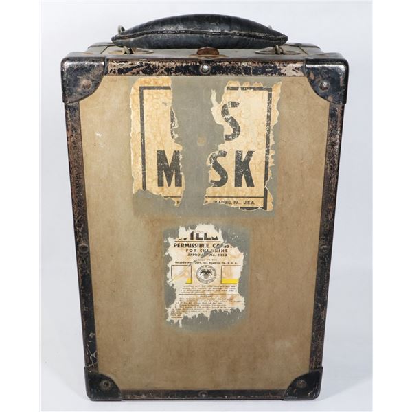 #833 UNITED STATES BUREAU OF MINES GAS MASK BOX