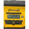 Image 2 : Dewalt Jobsite Radio - model DCR025