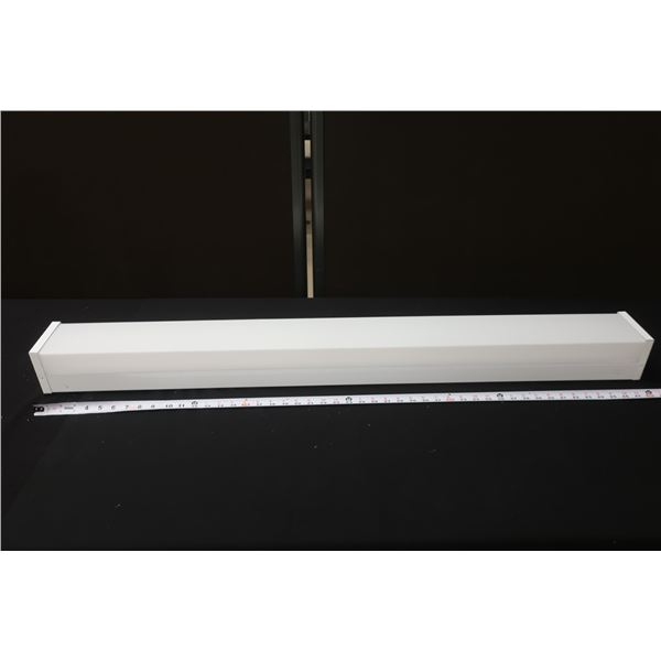FIXTURE CUBE 4'x2X32w-T8 LAMPS OPAL 120v