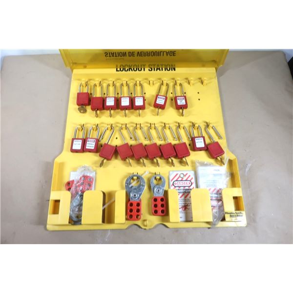 STATION DE CADENASSAGE LOCKOUT A/ 17 CADENAS