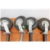 Image 2 : LOT DE 4 PNEUS PNEUMATIQUE SUR PATTES DE 28"