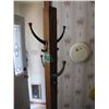 Image 2 : hall tree / coat stand