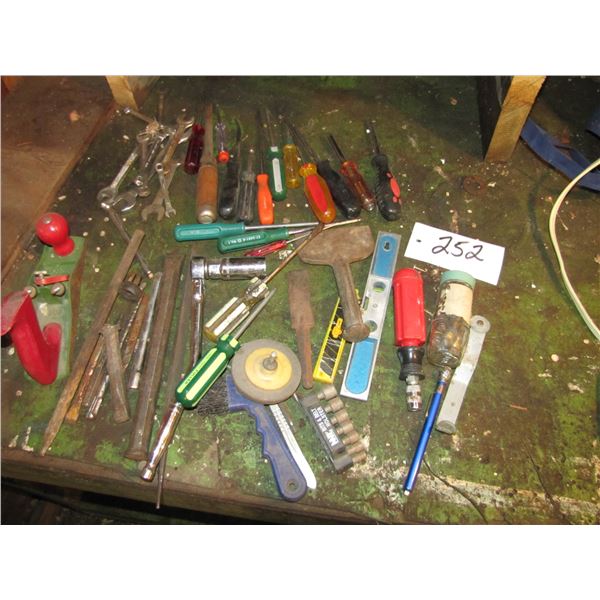 Screwdrivers , punches and chisels , hand planer Etcetera