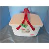 Image 1 : Rubber mate fun tote picnic basket