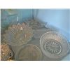 Image 5 : Box of serving platters and plates