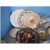 Image 5 : Decorative platters and plates