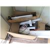 Image 1 : Fluorescent light fixtures