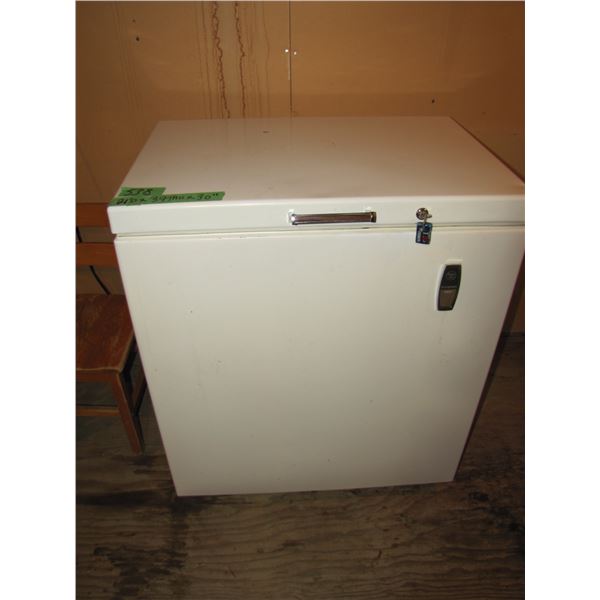 westinghouse Small apartment size deep freezer - working