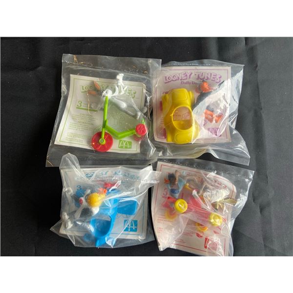 Complete Set Of 4 Vintage Mchappy Meal Toys - Looney Tunes - New