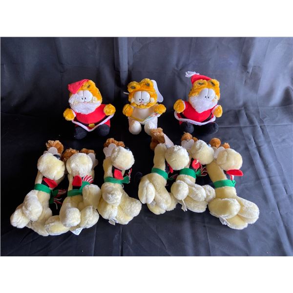 Complete Set Of 3 And 6 Extra Vintage Mchappy Meal Toys - Garfield Christmas Plush - Used