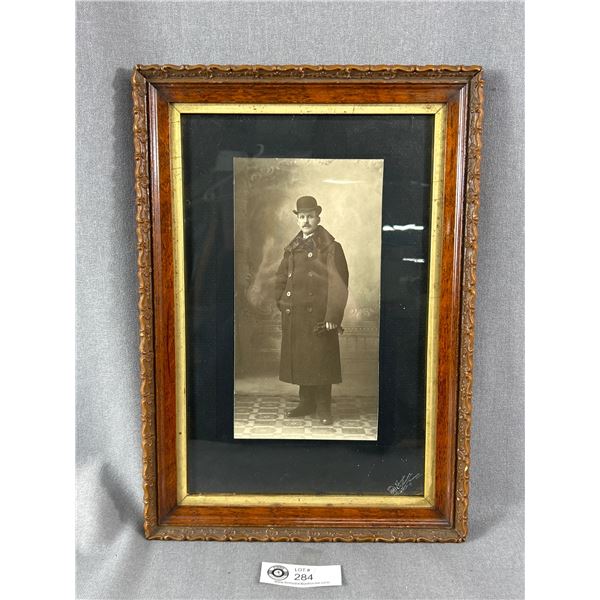 Antique Edwards Of Harrison Studio, Pembroke, Ontario Framed Photo Of A Gentleman. Approx. 16" x 11"