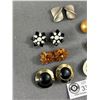 Image 2 : Collection of Vintage Clip On Earrings