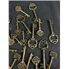Image 2 : Lot Of Decorative Metal Skeleton Keys