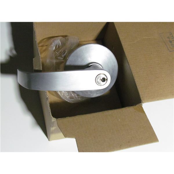 COMMERCIAL OUTSIDE TRIM LEVER WITH KEY