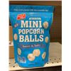 Image 2 : Kathy Kaye Mini Popcorn Balls Sweet & Salty 6 x 142g