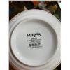 Image 4 : Mikasa Swirl Dinner Ware Set