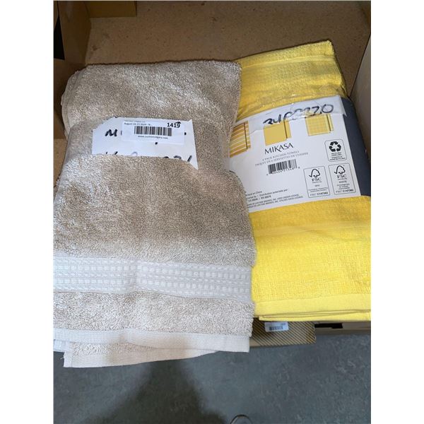 Lot Of Misc Towels Kitchen / Bathroom