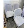 Image 3 : Lot of 3 Fabric Dinner Chairs