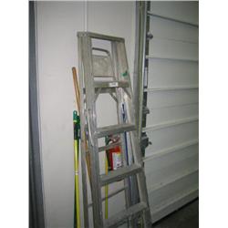 6' ALUMINUM LADDER