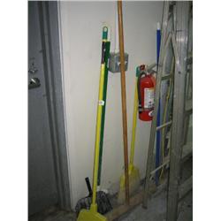 GROUP OF BRROMS/DUST PANS