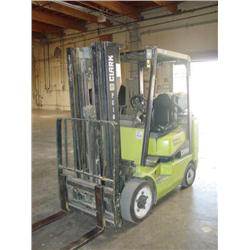 CLARK MDL. CGC25 5,000LB. FORKLIFT, 6,928 HOURS, LPG, SOLID TIRES, SIDESHIFT, SN: 6365L-0118-9511FB