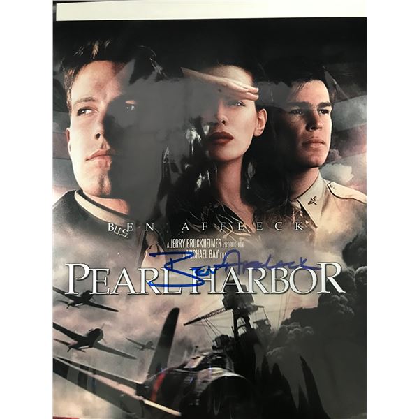 BEN AFFLECK SIGNED PEARL HARBOUR 8 X 10 (RED CARPET COA)