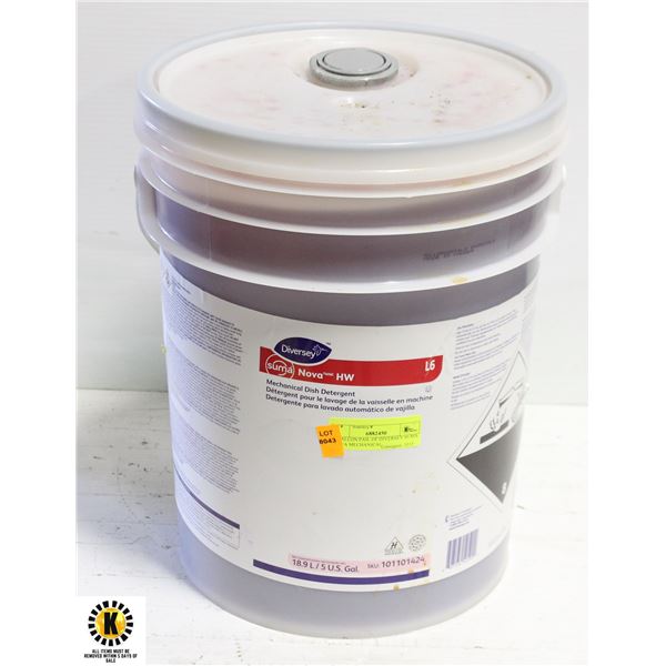 5 GALLON PAIL OF DIVERSEY SUMA NOVA MECHANICAL