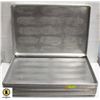 Image 1 : STACK OF ALUMINUM BUN PANS