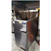 Image 1 : MRE DUAL BASKET NATURAL GAS DEEP FRYER W/ 2