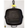 Image 2 : 9" SQUARE CAST IRON GRIDDLE PAN