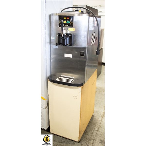 TAYLOR CROWN SOFT SERVE ICE CREAM MACHINE