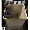 Image 1 : SQUARE TRASH CAN W/ 2 ENTRYWAY RUGS