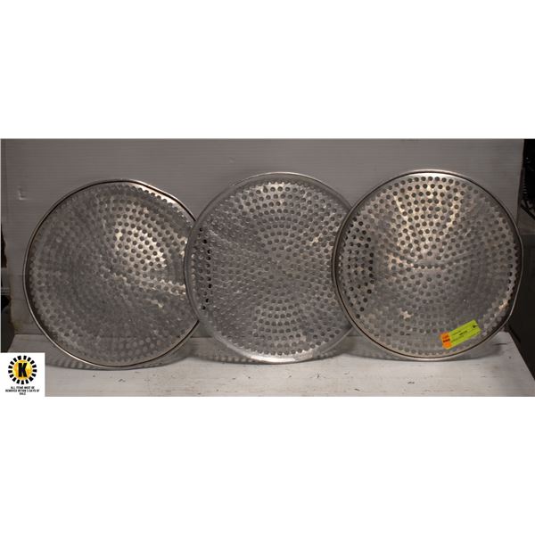 3 13" DIAMETER S/S PIZZA PANS