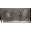 Image 1 : 3 13" DIAMETER S/S PIZZA PANS